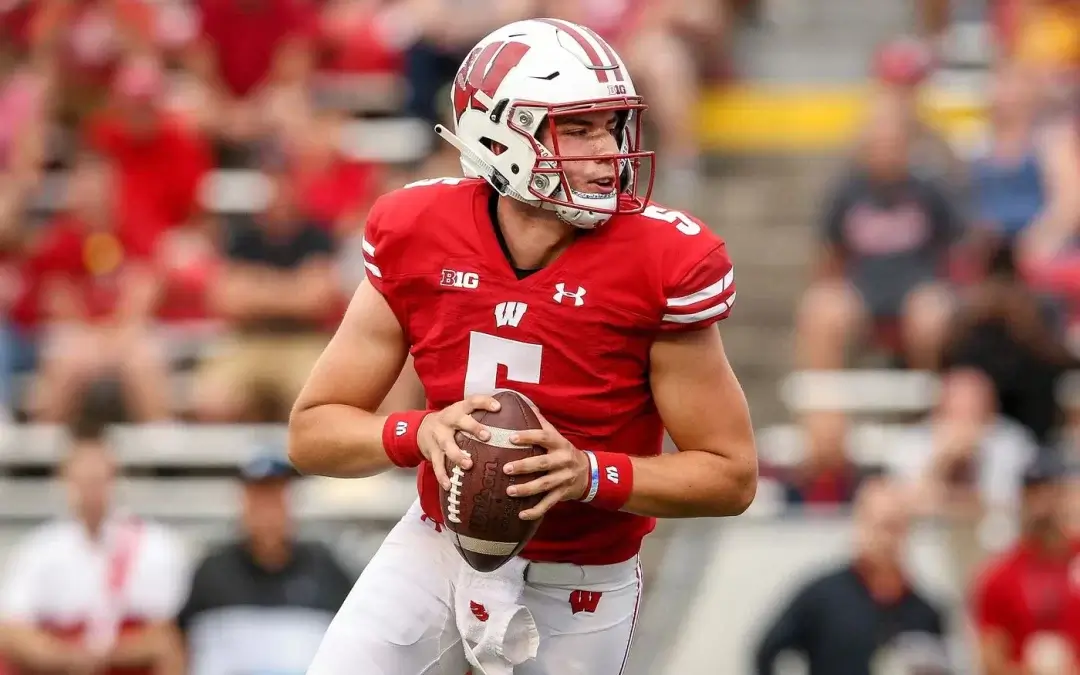 QB Graham Mertz officially transfers from Wisconsin to Florida