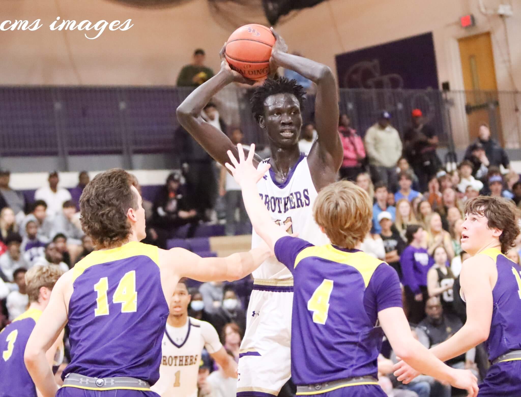 7'1 center John Bol commits to Florida