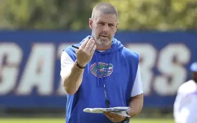 Why Billy Napier has to hire an offensive coordinator for the Florida Gators in 2025?